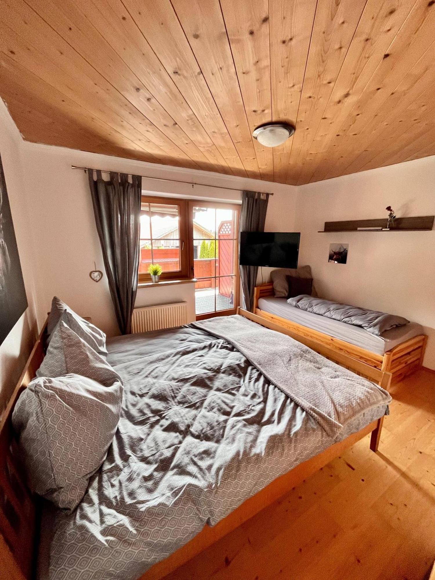 Ferienhaus Praschberg Niederndorferberg Esterno foto